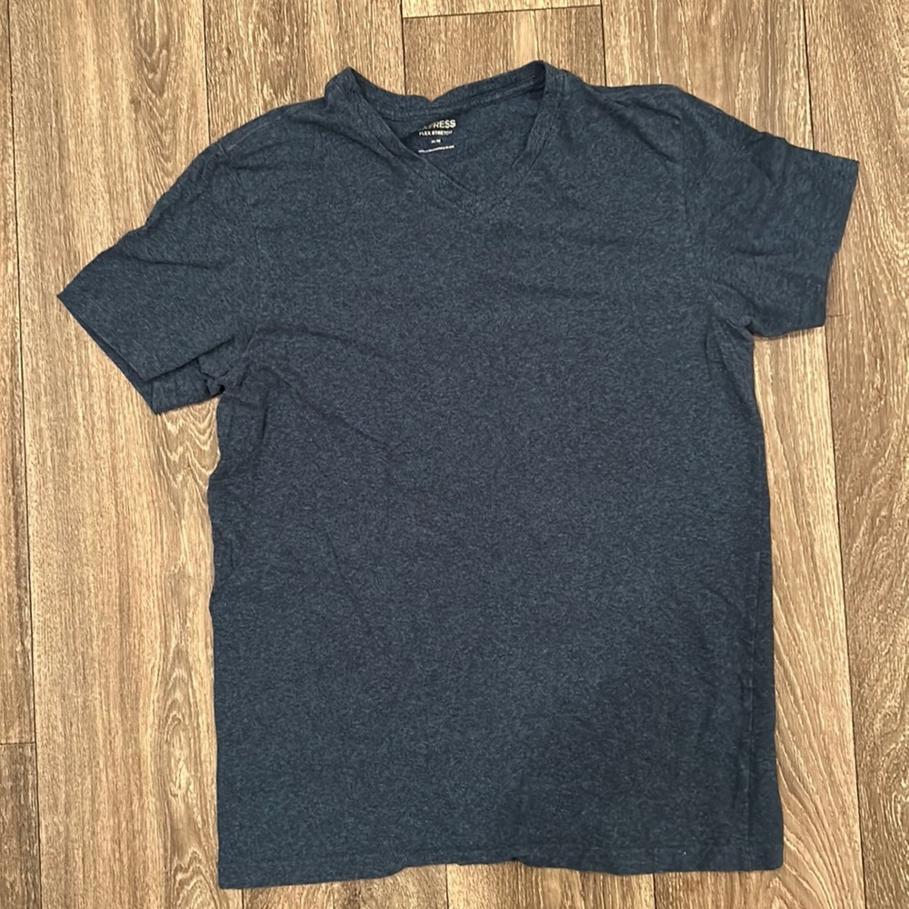 Men’s express t shirt size medium